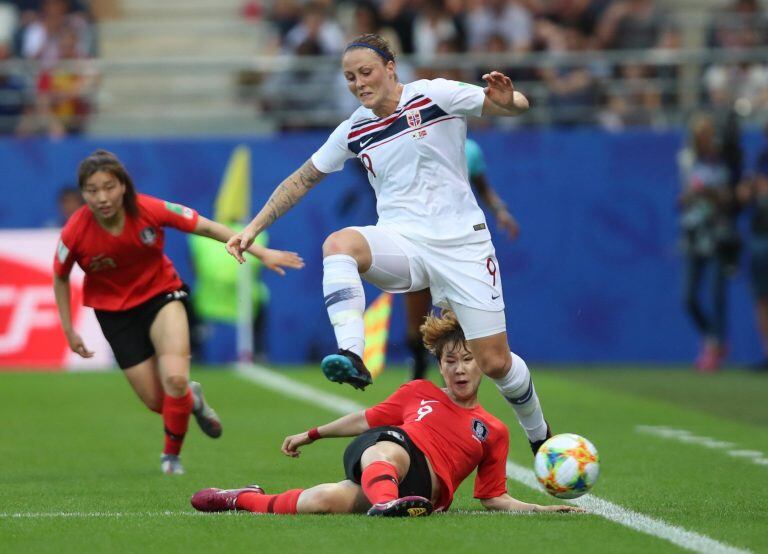 Noruega ganó y está en los octavos del mundial femenino (Foto: EFE/ Tolga Bozoglu)