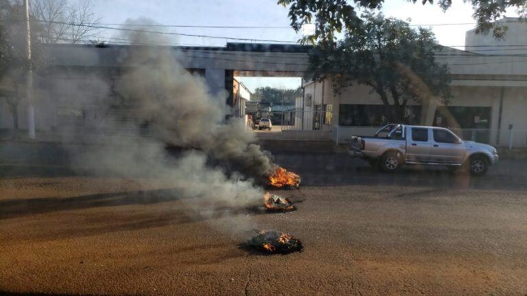 Manifestación frente a ETCE en Eldorado