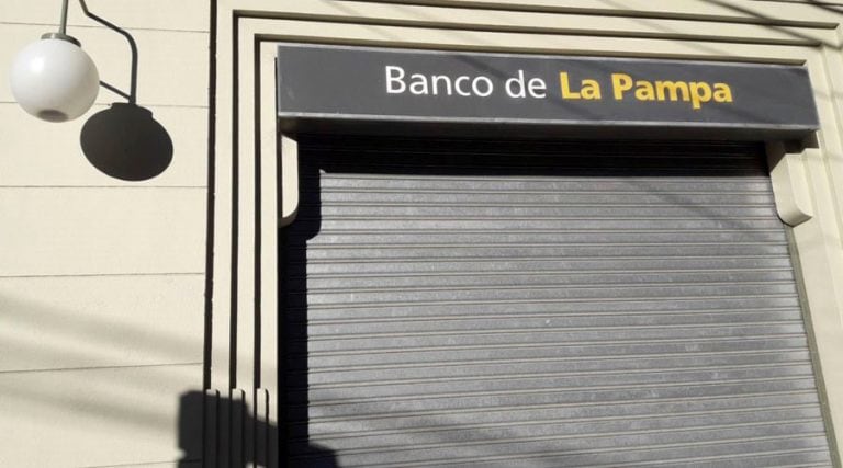 Los bancos no atienden al público (Diario Textual)