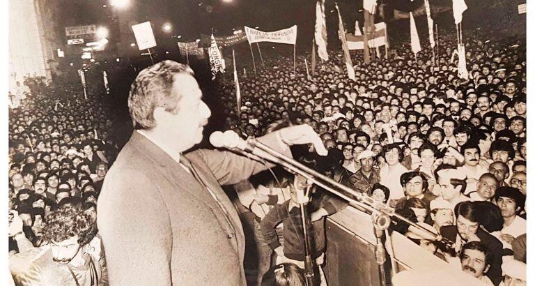 Raúl Alfonsín en Tucumán. (1983).