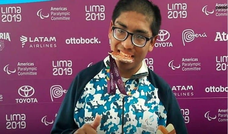 Franco Gómez cosechó la medalla de bronce en los 50 metros pecho en natación. (Archivo)