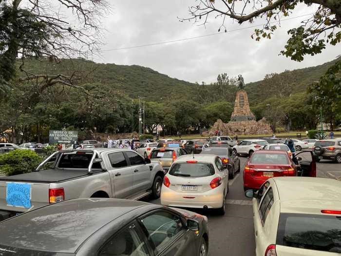 Médicos salteños marcharon en sus autos (Sergio Ariel Costilla)