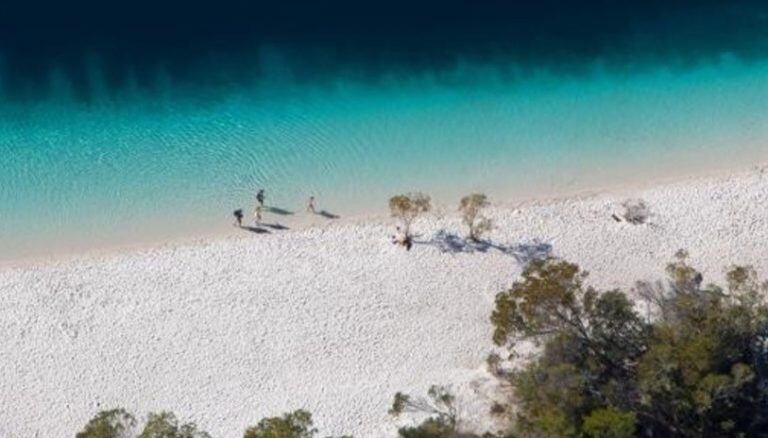 Sus playas de agua cristalina y arena clara, convierten a Fraser en un paraíso (Visit Fraser Coast)