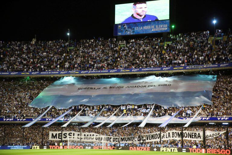 "La Bombonera" fue el escenario del último partido como local de la Selección Argentina (0-0 ante Perú). Foto: EFE.