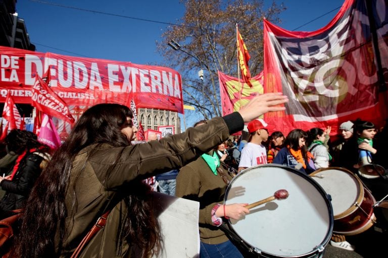 Manifestantes protestaron en julio contra la cumbre de ministros de Finanzas y presidentes de bancos centrales del G20 (Foto: Claudio Santisteban/DPA)