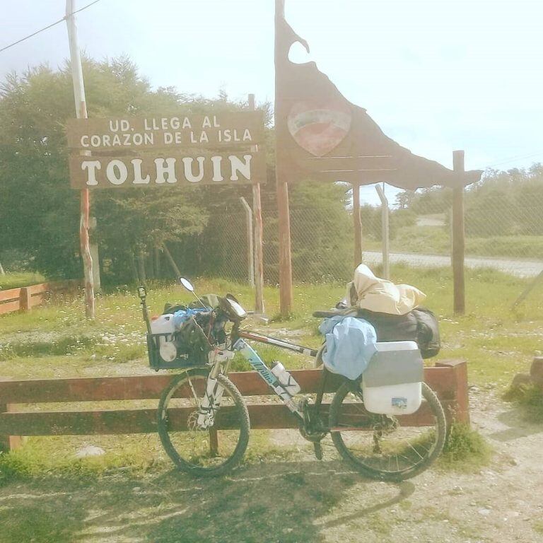 Gustavo Savaine emprendió su viaje en bicicleta de Rosario a Ushuaia.