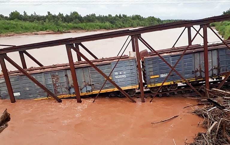 El estado del puente este viernes. (AFP)