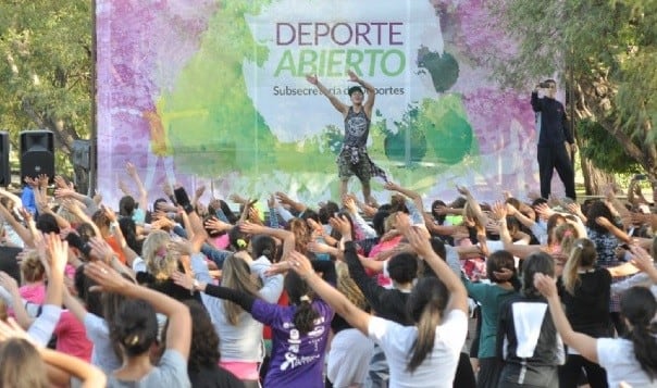 Gimnasia en el Parque San Martín, Mendoza.