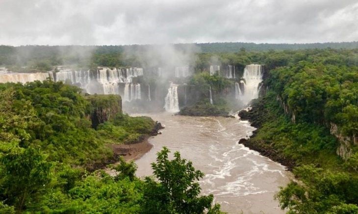 El agua volvió a bañar los saltos este domingo.