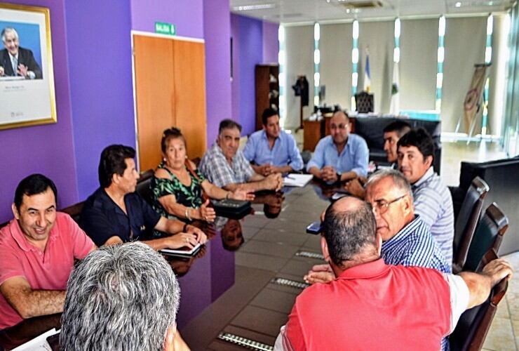 El ministro González se reunió con los representantes de titulares de taxis de San Luis.