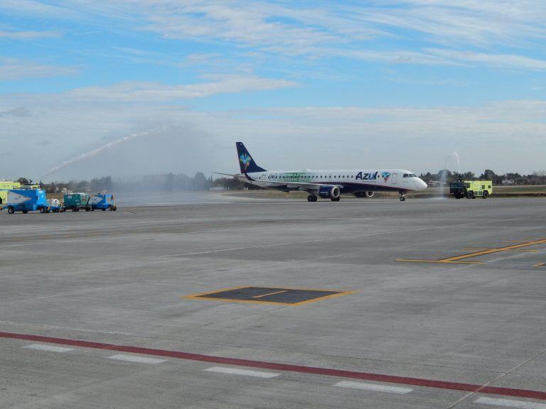 Aeropuerto Internacional de Rosario, vuelo de Azul