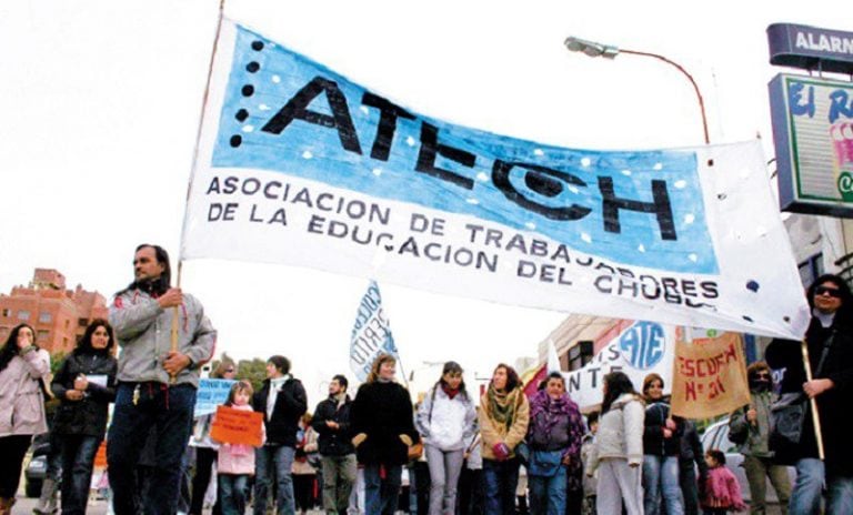 Según se indica, habría descuentos para docentes.