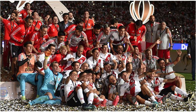  El 14 de marzo de 2018, River derrotó a Boca 2-0 y se coronó campeón de la Supercopa 2017. 