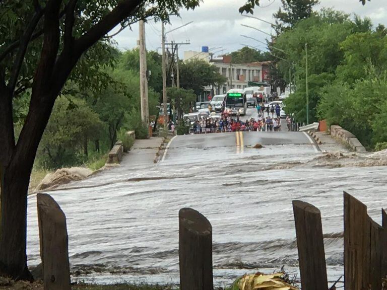 Inundación en Mina Clavero (Fotos: Policía de Córdoba).