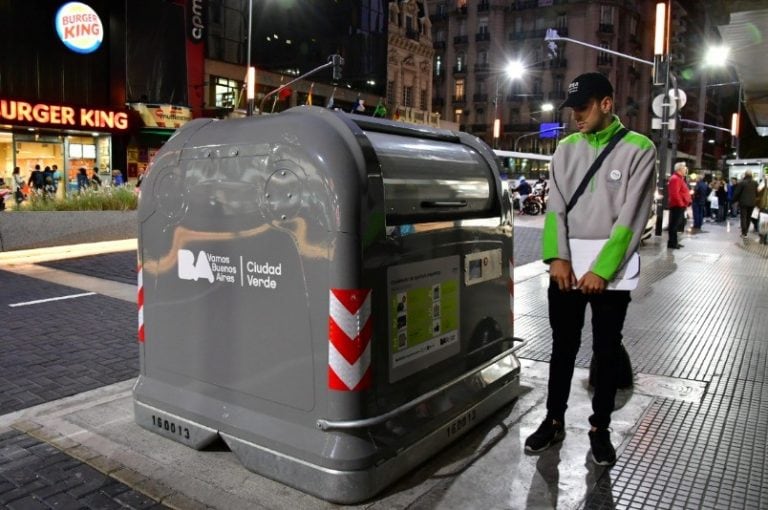 Nuevos contenedores de basura. (Marcelo Carroll)