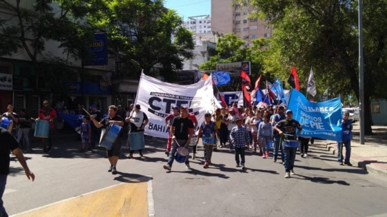 Bahienses marcharon en contra de aumentos en los servicios