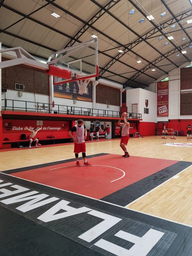 Instituto ya entrenó en Brasil y mañana comienza a disputar la semi de la Liga Sudamericana.