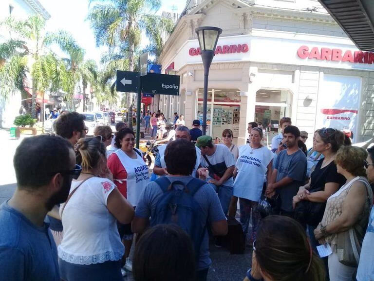 Docentes en las calles de Gualeguaychú
Crédito: AGMER Gualeguaychú