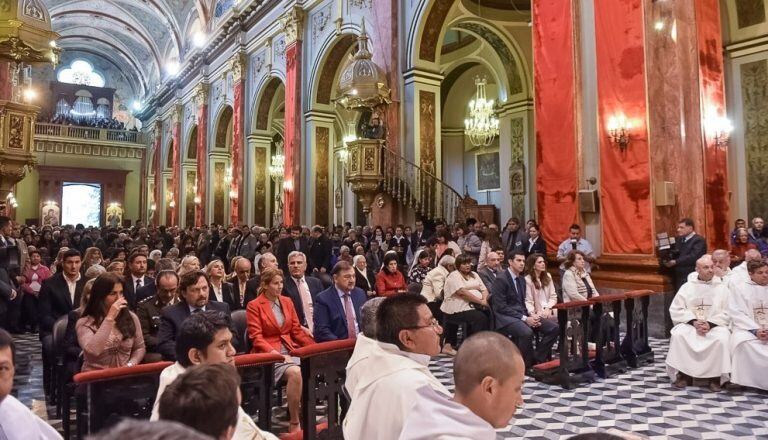 Las principales autoridades de la Provincia de Salta, en el oficio religioso de este viernes.