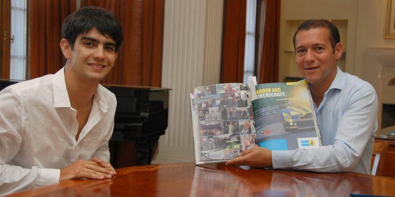 Omar Gutiérrez junto a Echevarría (web).