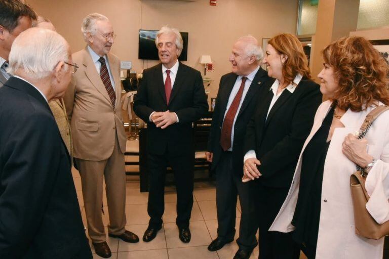 El presidente uruguayo Tabaré Vázquez llegó a Rosario donde será distinguido