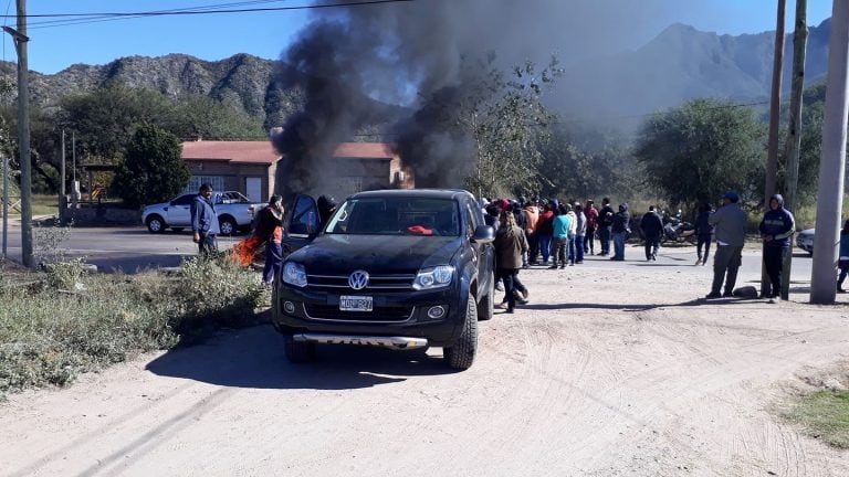 Corte Ruta 40 Belén desocupados de Minería.