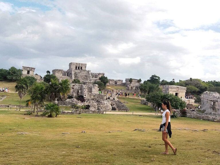 Cande Panadero recorriendo el mundo