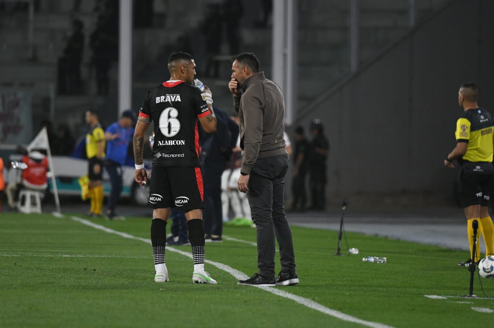 Las mejores imágenes del Talleres-Instituto, por la cuarta fecha de la Copa de la Liga Profesional. (Facundo Luque y José Gabriel Hernández)