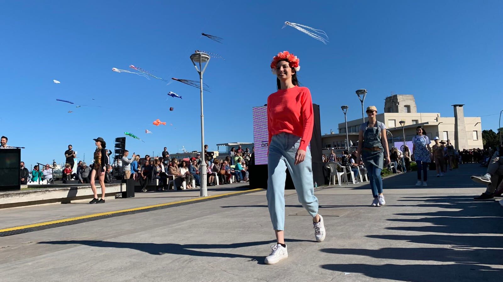 El Emtur y la Cimmar realizaron en el corazón del Playa Grande, el primer desfile pos pandemia y de cara a la temporada: la 3ra edición de Moda en Mar del Plata