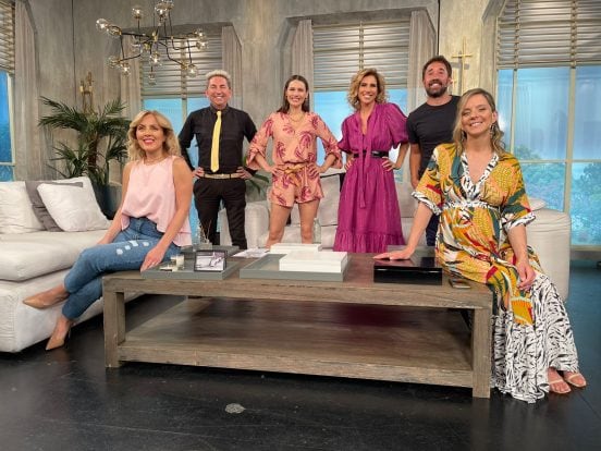 Pampita junto a sus compañeros de "Pampita Online".