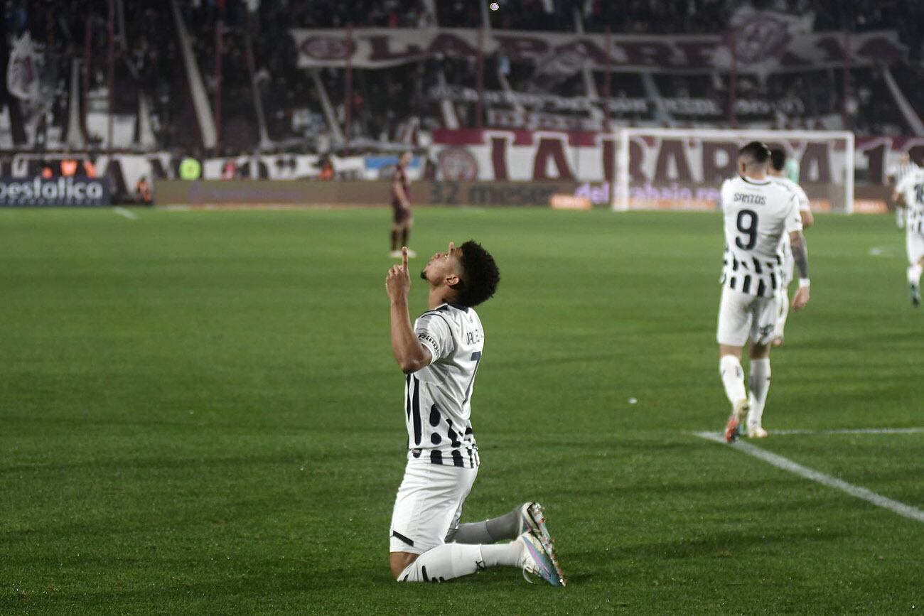 Talleres en su visita a Lanús, por la fecha 21 de Liga Profesional. (Federico López Claro / La Voz).
