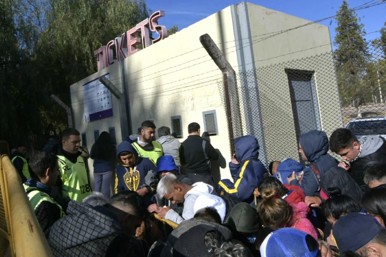 Venta de entradas de Boca vs Quilmes. Foto: Orlando Pelichotti