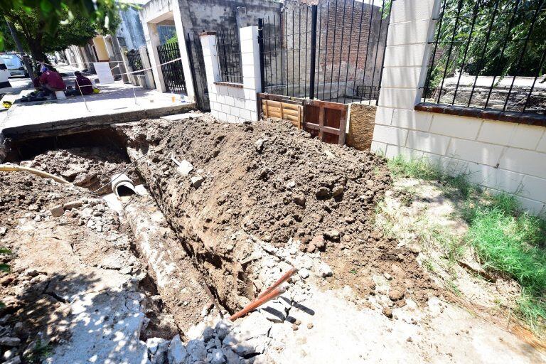 Se inundaron casas por la rotura de un caño de agua.