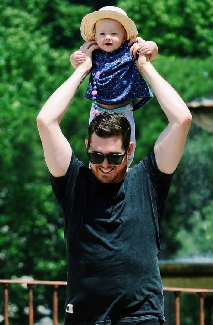 Vida junto a su papá Michael Buble (Foto: Hola!)