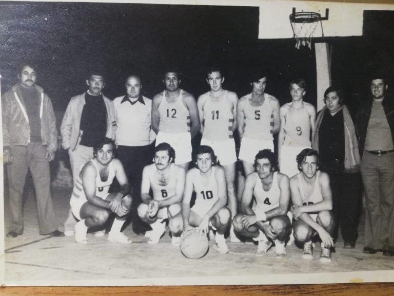 Equipo del Club Carlos Guido Spano Marull, campeón 15 años consecutivos. (Familia Quiñones)