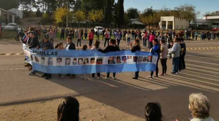 Los participantes formaron una rotonda simbólica en el reclamo (Portal 21)