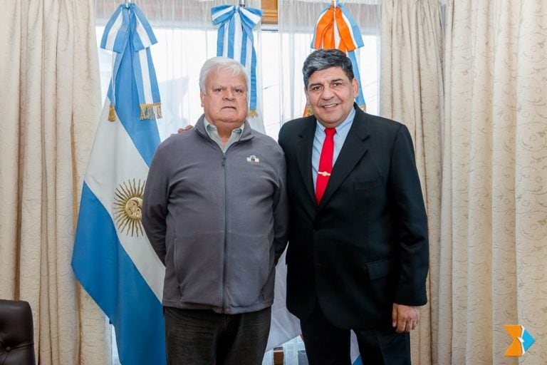 Ramón López con el vicegobernador de Tierra del Fuego, Juan Carlos Arcando.