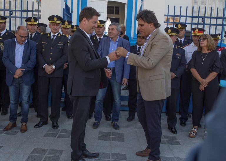 Carlos Briner recibió la llave de la nueva unidad de seguridad.