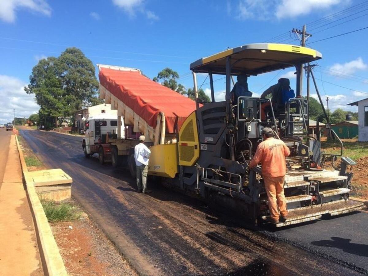 Guaraypó y Dos Hermanas: realizan obras en caminos viales