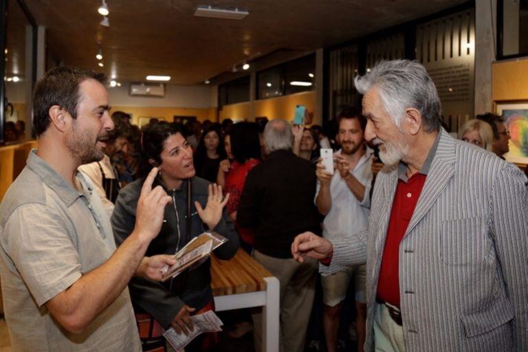 Rodríguez Saá conversó con los artistas, escuchó sus inquietudes y les hizo una propuesta para que puedan vivir de lo que les gusta. Fotos: Agencia de Noticia