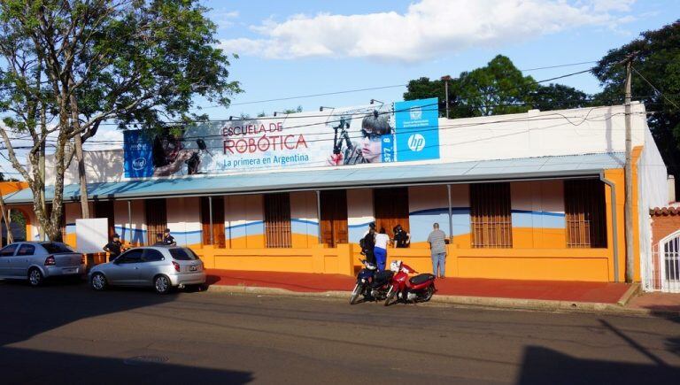 Escuela de Robótica frente del edificio. (MisionesOnline)