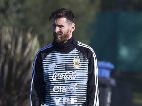 Messi en el predio de AFA.