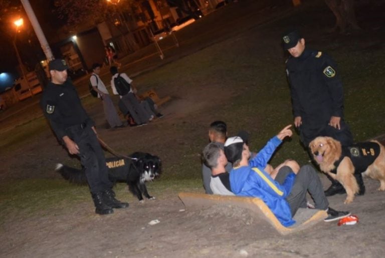 Se realizaron varios controles policiales en el centro correntino. (Foto: Corrientes Hoy)