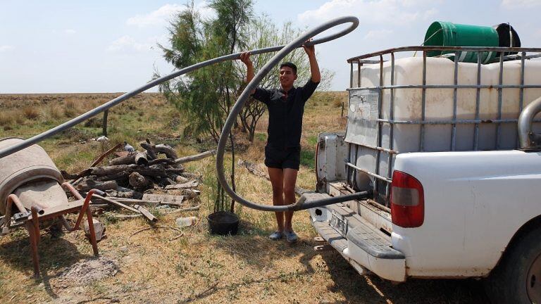 Trasvase de agua en La Rinconada. (Vía Ansenuza)