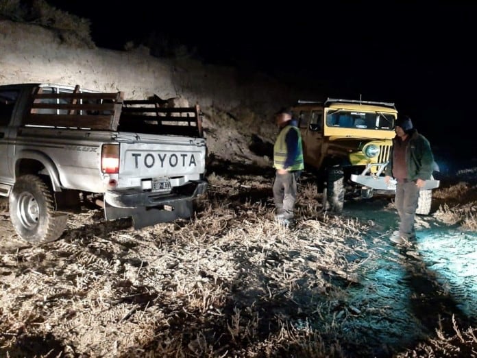 La policía trabajó hasta la madrugada.