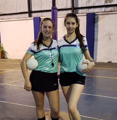 Las profesoras misioneras de Cestoball, Alejandra Weise y Rafaela Sánchez. (MisionesOnline)