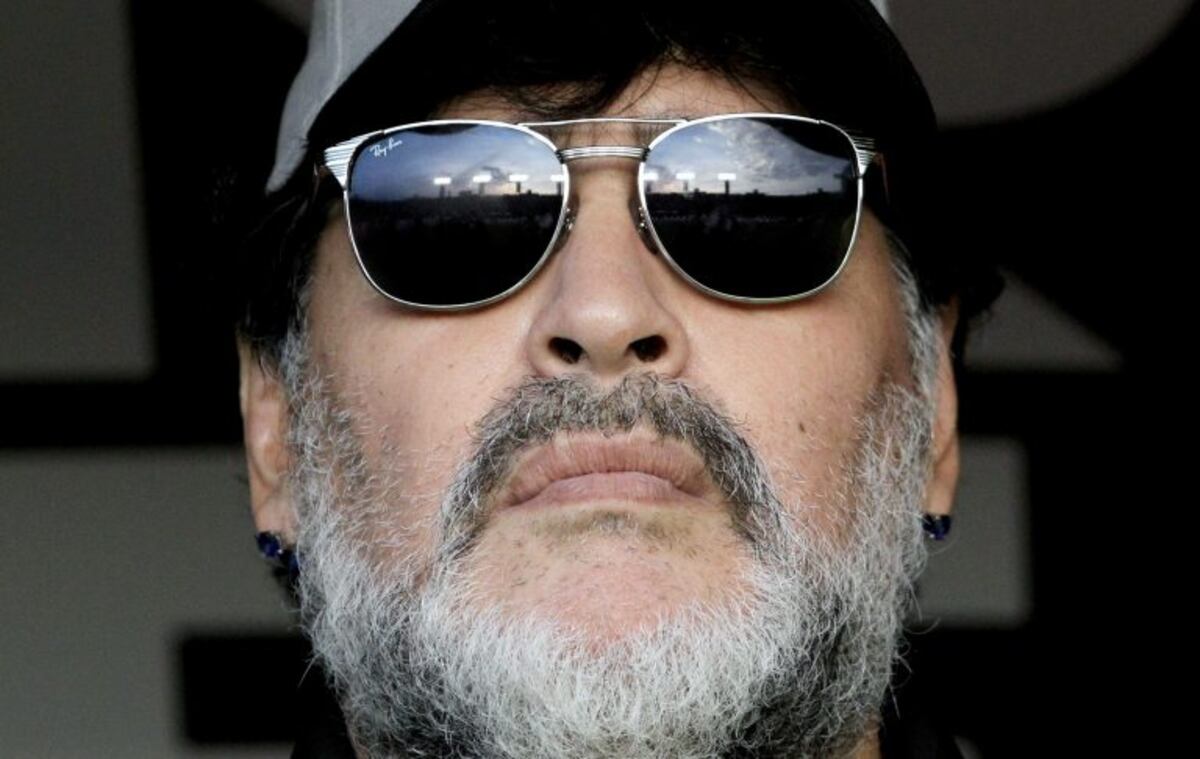 Diego Maradona dejó la dirección técnica de Dorados para someterse a dos operaciones