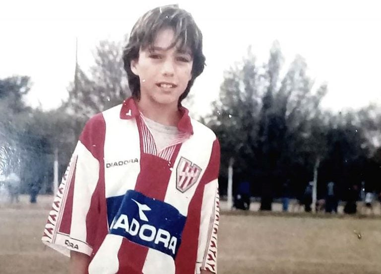 Renzo Saravia y su etapa de infantiles en Insituto, antes de llegar a Belgrano.