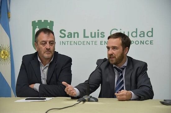 Funcionarios de la Municipalidad de San Luis.