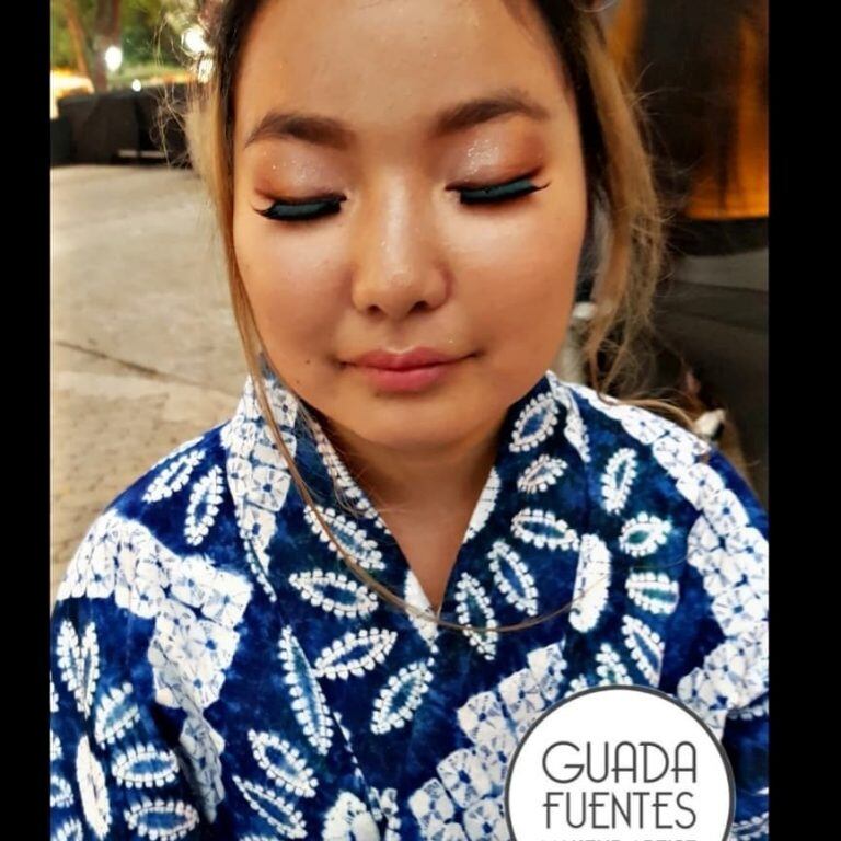 Iniciatica de maquillaje para egresadas (Facebook guadafuentes1)